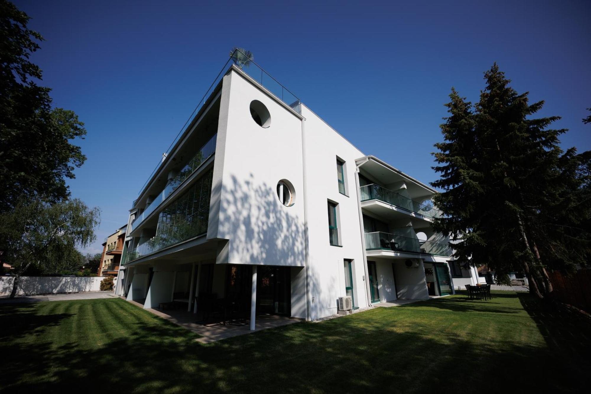 Villa Bauhaus Wellness Apartman 102 Siófok Exterior foto